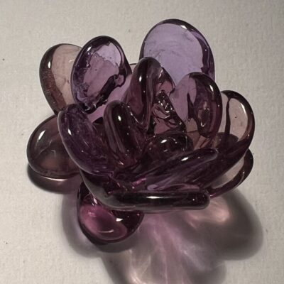 Fleur en verre sur tige