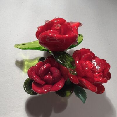 idée cadeau fête des mères, idée cadeau saint valentin, roses en verre de Murano, roses en verre filé, roses en verre sur tige, roses saint valentin, roses fête des mères, roses fêtes des grand-mères, roses en verre déco