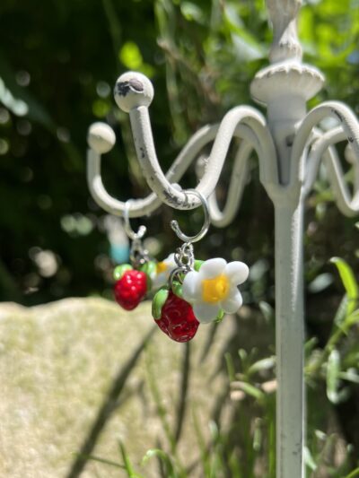 Boucles d'oreilles en verre n°010 Fraises – Image 3