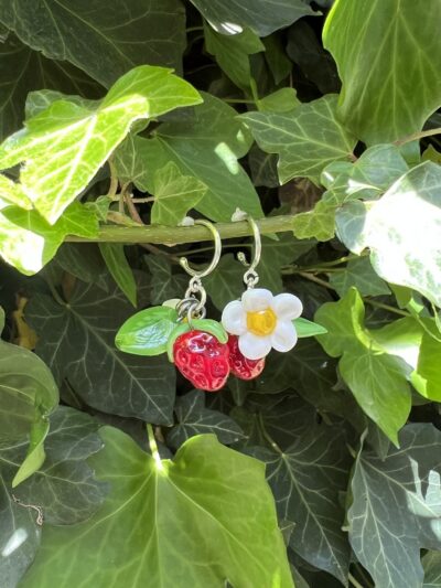 Boucles d'oreilles en verre n°010 Fraises – Image 4