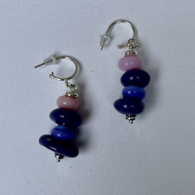 Boucles d'oreilles en verre n°019 Perles de verre couleur rose, lavande et parme – Image 4