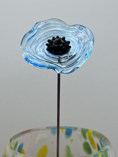 Coquelicot en verre bleu clair