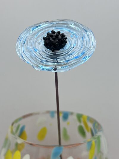 Coquelicot en verre bleu clair transparent