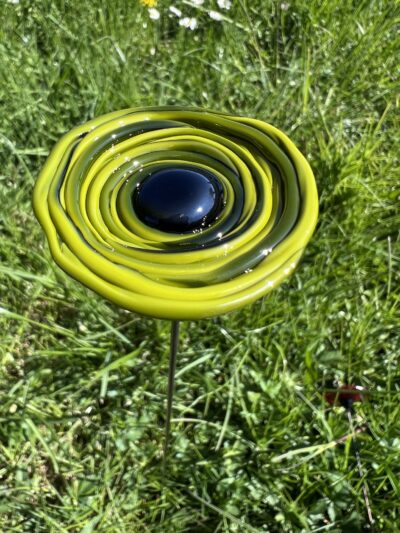 Fleur en verre pour jardin