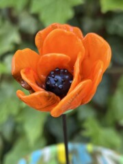 PAVO001 - Fleur de pavot en verre de Murano, pétales orange, cœur noir avec picots Fleur de Pavot en verre