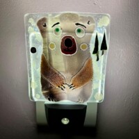 VEILL012 - Veilleuse bébé ourson, à déclenchement automatique dans le noir