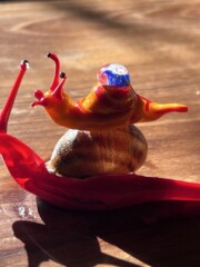 FIGUR010 - Escargot en verre de Murano et son petit tunning sur le dos