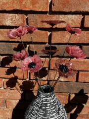 Bouquet de fleurs roses en verre, composé de 3 pivoines et 6 coquelicots<br />BOUQ014 Bouquet de fleurs roses en verre